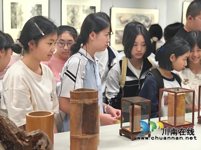 生参观3.jpg