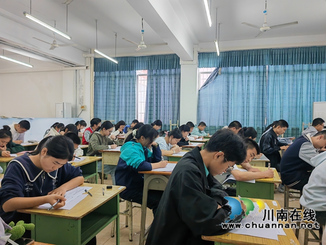 比赛现场5（曾佐然摄）.jpg