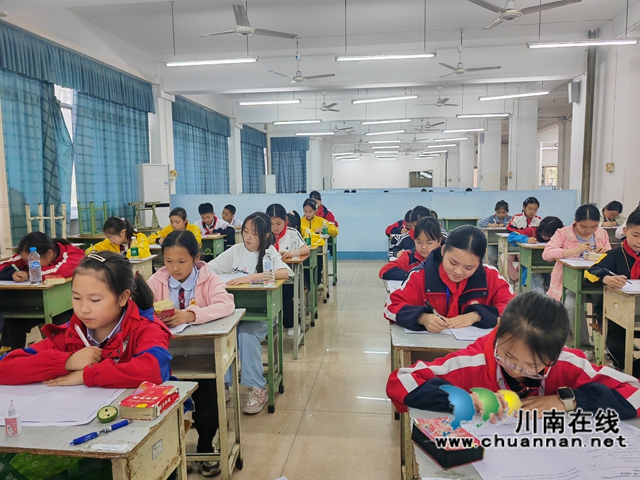 比赛现场3（曾佐然摄）.jpg