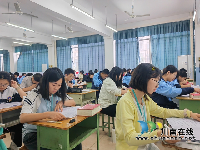 比赛现场4（曾佐然摄）.jpg