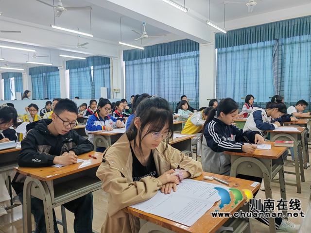 比赛现场（曾佐然摄）.jpg