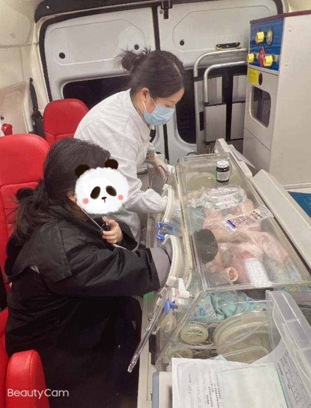胃上有个“洞”，“巴掌宝宝”如何挺过34天？