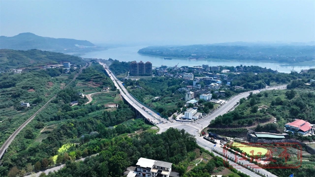 直连成渝!惠及40万群众!这条公路快通车了(图1) 1.jpg