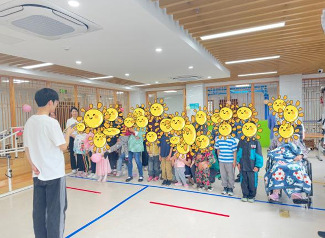 【全国助残日】古蔺县中医医院针灸·康复科开展“粽香悠悠,让爱无碍”为主题的全国助残日活动(图3) 3.jpg