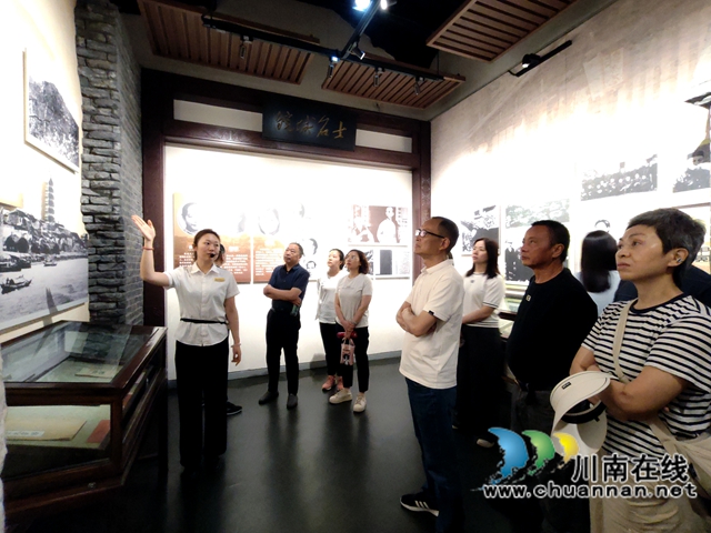 民建泸县基层委员会开展“学规定、强作风、树形象”主题教育(图3) 参观2.jpg