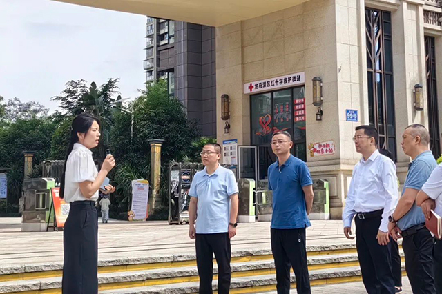 泸州市市场监管局党组书记、局长宋庆带队调研“小个专”及网约配送员群体党建工作(图2) 2.jpg