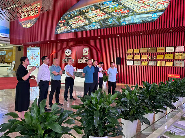 泸州市市场监管局党组书记、局长宋庆带队调研“小个专”及网约配送员群体党建工作(图3) 3.jpg
