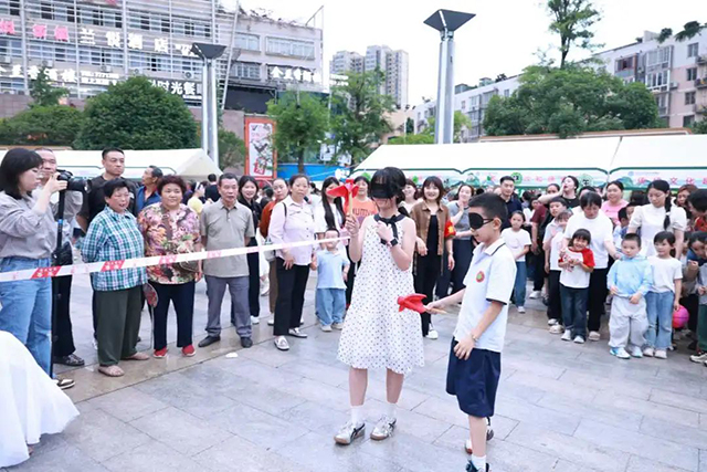 【端午安康】古蔺县中医医院开展“杏林春暖护健康,文化传承谱新篇——我们的节日·端午”中医药文化夜市活动(图31) 31.jpg