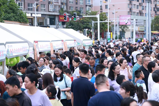 【端午安康】古蔺县中医医院开展“杏林春暖护健康,文化传承谱新篇——我们的节日·端午”中医药文化夜市活动(图40) 41.jpg