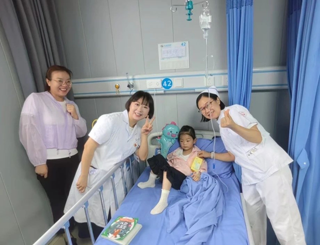【动态】合江县中医医院:儿童节暖心慰问,儿科病房传递温情!(图3) 3.jpg