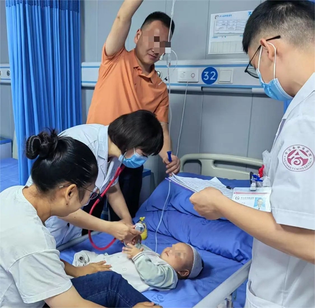 【动态】合江县中医医院:儿童节暖心慰问,儿科病房传递温情!(图7) 7.jpg
