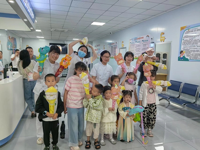 【动态】合江县中医医院:儿童节暖心慰问,儿科病房传递温情!(图11) 11.jpg