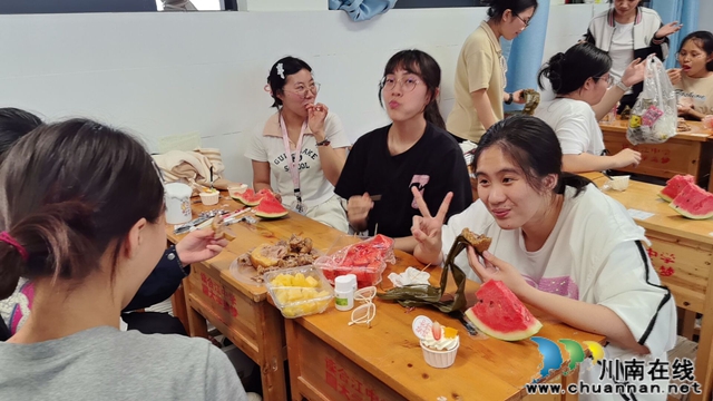 “粽” 情端午寄壮志 师生欢聚启新程(图7) 64001.jpg