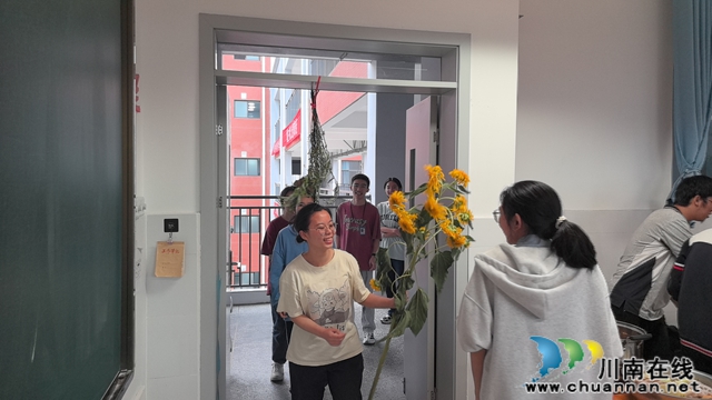 “粽” 情端午寄壮志 师生欢聚启新程(图3) 64012.jpg