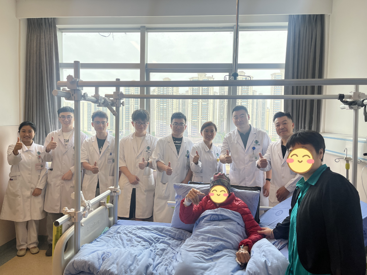 跨越百岁“人生骨折”难关，103岁老人术后3天重新站起来！