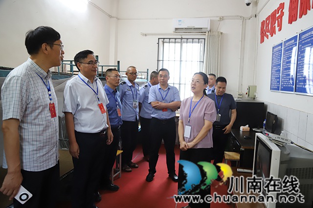 泸州市教育体育局党组书记、局长刘著带队到泸县一中开展中考巡考工作(图2) IMG_0129.jpg