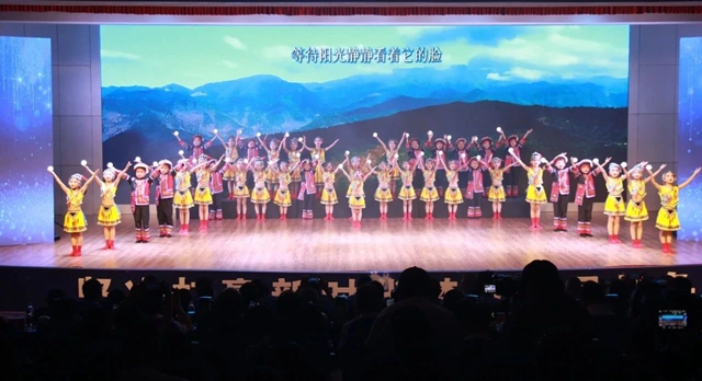 微光成炬·点亮回归之路丨泸州市举办2025年6·26禁毒集中宣传活动(图8) 8.jpg