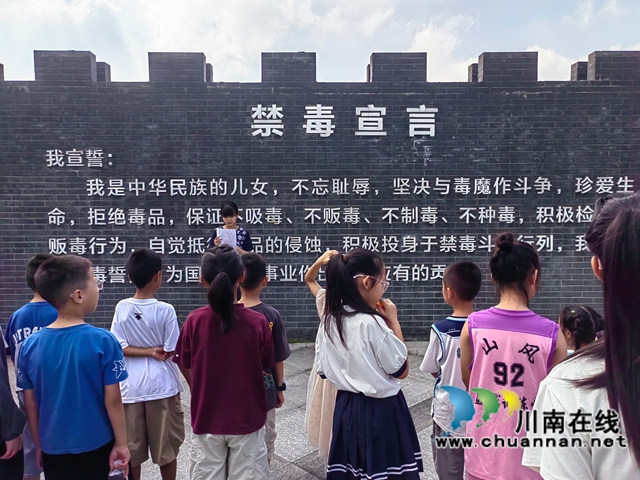 学生代表分享（刘孝春摄）.jpg