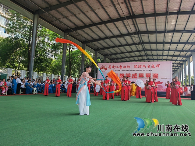 舞蹈《家乡美》（曾佐然摄）.jpg