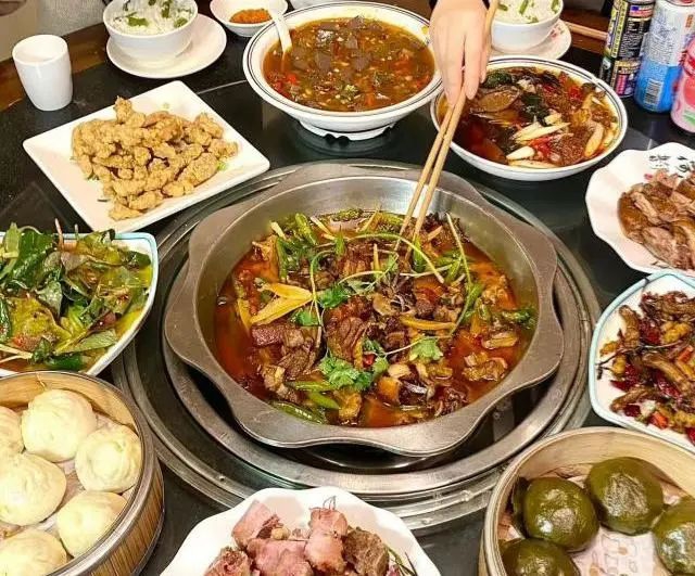 寿司拼盘、砂锅鸡爪、泡椒兔……来这里,味蕾狂欢,快乐翻倍!(图21) 64014.jpg
