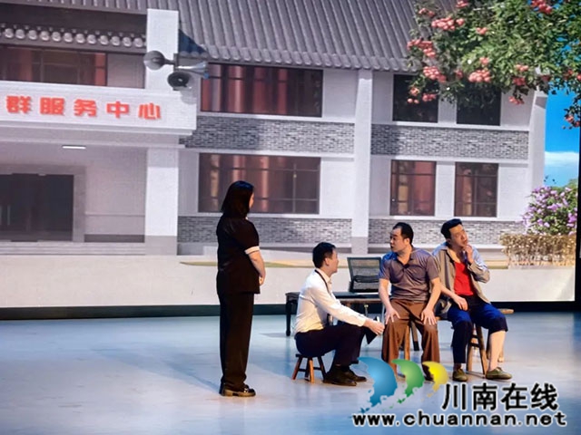 言论┃肖大齐:以廉洁精神为魂 赋能“六个泸州”高质量发展新征程(图2) 《纪委书记来到幸福村》排练现场.jpg