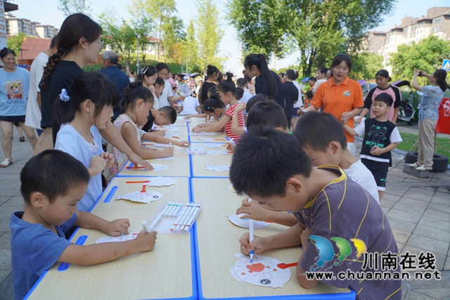泸县：创意涂鸦与欢乐套圈点亮孩子们的假期