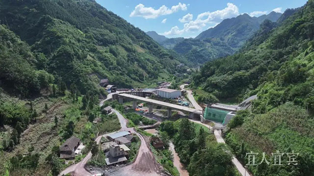 预计明年通车！渝昆高铁川滇段全线隧道贯通！