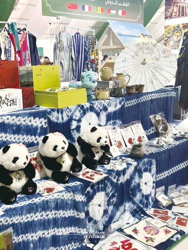 频频登上世界舞台,叙永蜡染靠啥“刷脸”?(图3) 6403.jpg