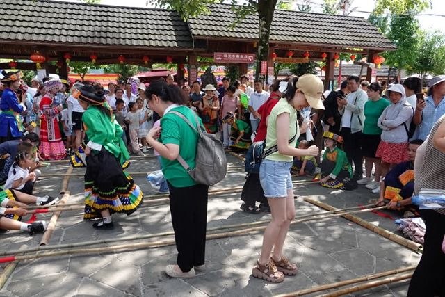 “浪漫箭竹·风情之旅”启幕:共绘民族团结新画卷,开启文旅融合新篇章(图3) 3.jpg