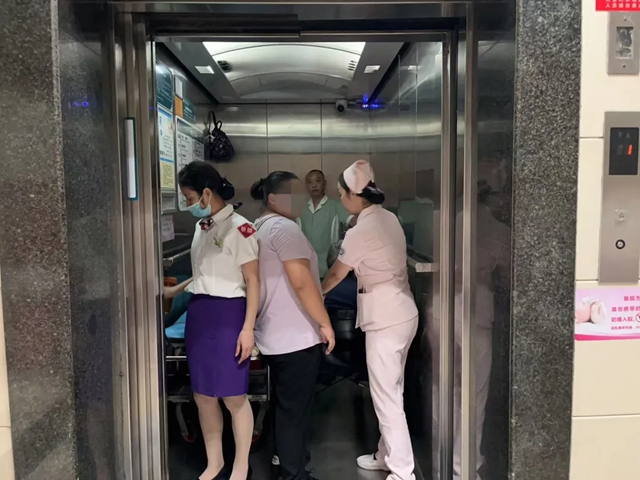 西南医大中医院成立“就医帮帮团”,看病有问题,找她们!(图8) 8.jpg