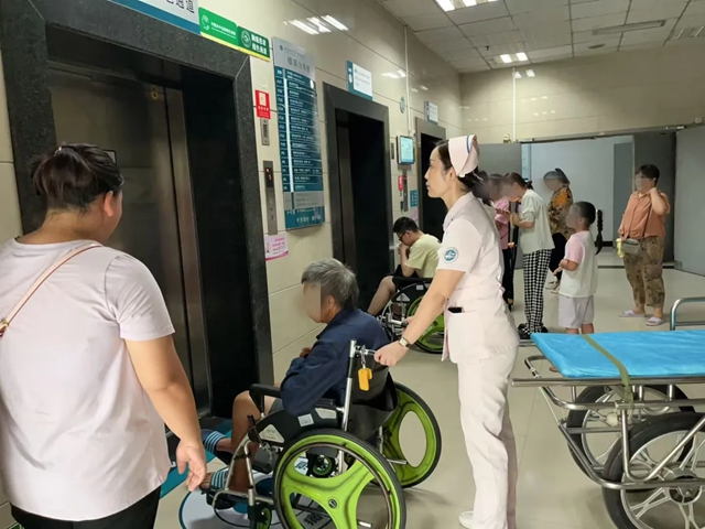 西南医大中医院成立“就医帮帮团”,看病有问题,找她们!(图7) 7.jpg