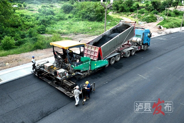 通车倒计时!泸泉路延伸段市政道路项目即将完工(图2) 路2.jpg