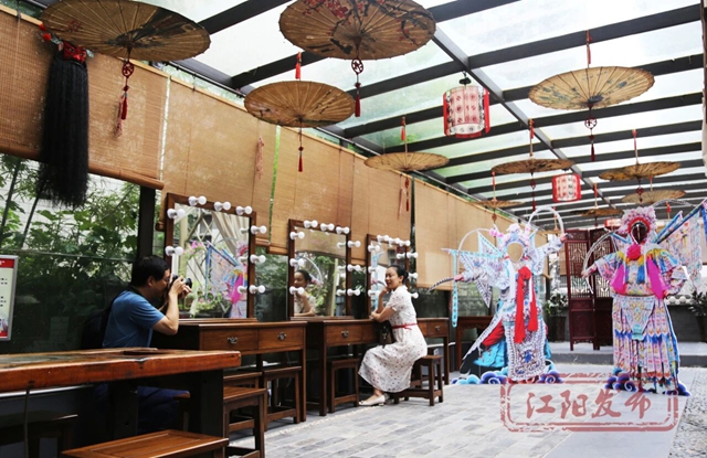 泸州大河街:城墙下把咖啡喝,川剧窝里涮火锅(图8) 8.jpg