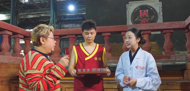 韩红1.jpg