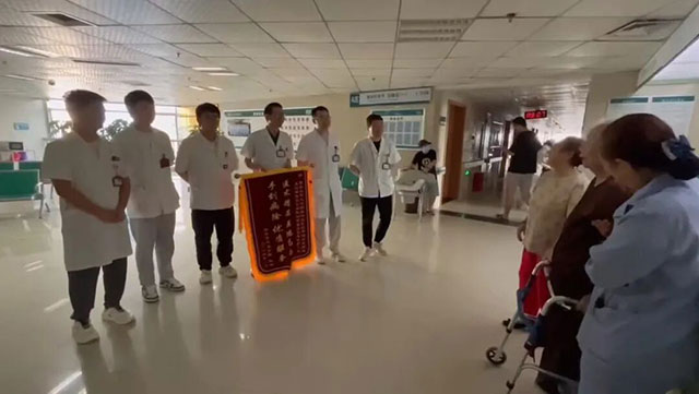 “活不到100岁，都对不起你们！”