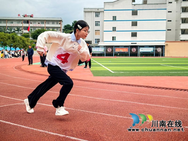 400米跑步现场.jpg