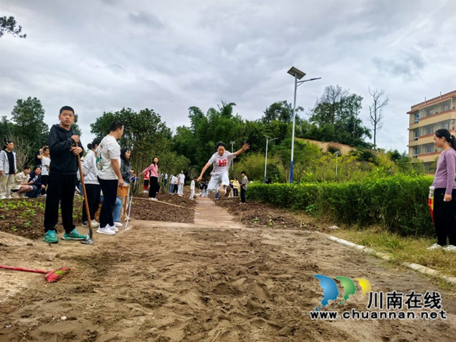 急行跳远比赛现场2.jpg