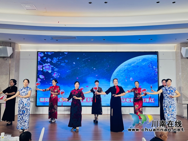 旗袍秀（龙洪艳摄）.jpg