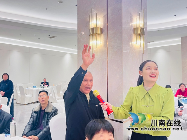 问题抢答（龙洪艳摄）.jpg
