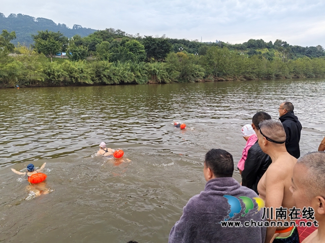 比赛现场（曾佐然摄）.jpg