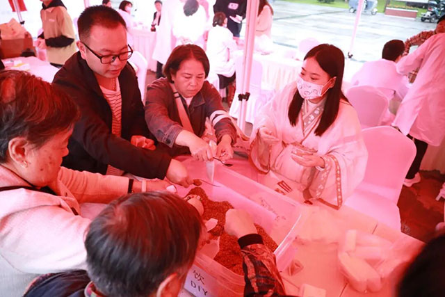 合江县中医医院建院40周年┃诊室搬到广场,药香融入市集,沉浸式感受中医药魅力!(图16) 16.jpg