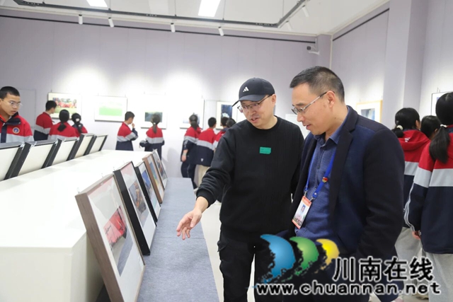 校长参观.jpg