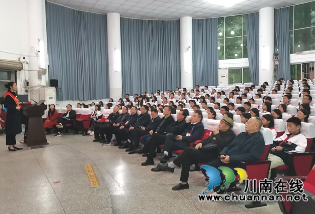 红色文化润校园  革命精神育英才｜泸县红色文化进校园系列活动走进泸县一中校园