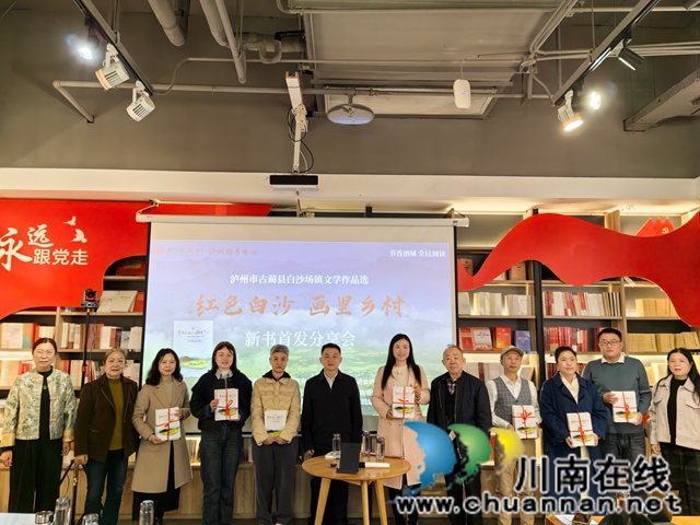 赠送书籍（曾佐然摄）.jpg