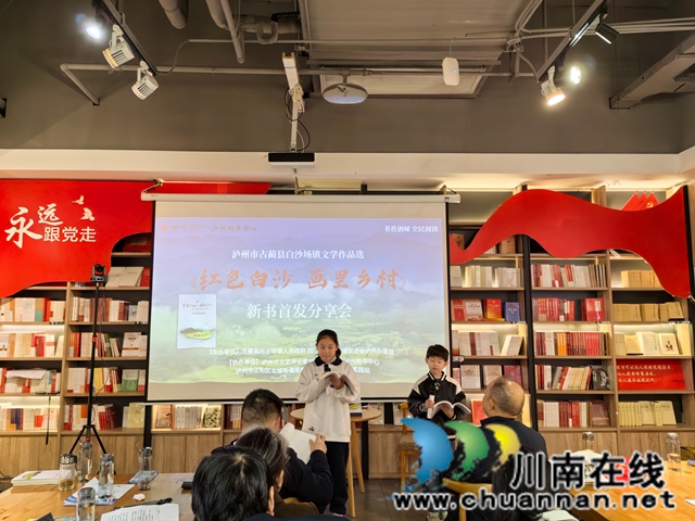 学生朗读诗作（曾佐然摄）.jpg