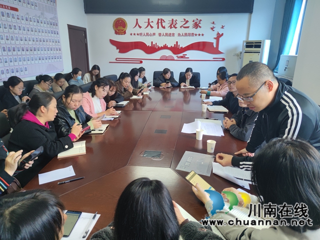 泸县农民工服务中心干部到玄滩镇开展“蜀我·会找活”数智平台业务培训.jpg