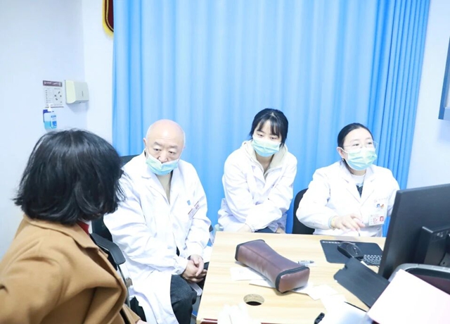 权威坐诊 精准施治 | 合江县中医医院：肿瘤专家“请进来”，看病不用“走出去”！