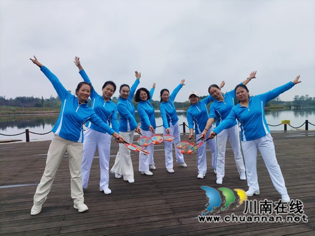 公益暖桑榆 齿间护安康｜泸县尚好口腔助力泸县老年大学柔力球班活动圆满举行
