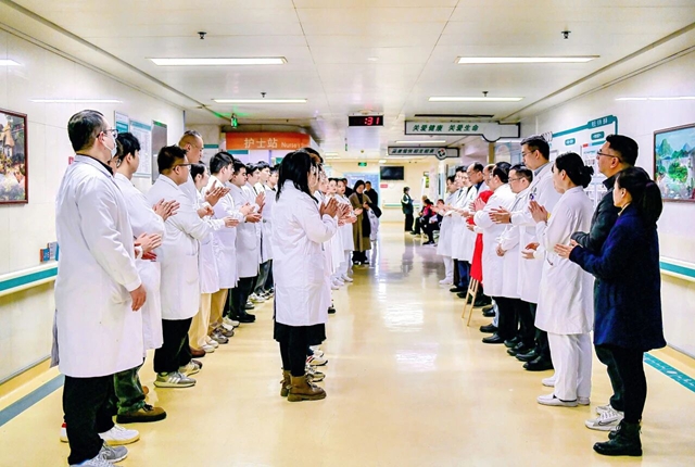 精准破“腹”,聚力攻坚|西南医大附院腹膜后肿瘤中心正式成立,护佑患者安康(图2) 2.jpg