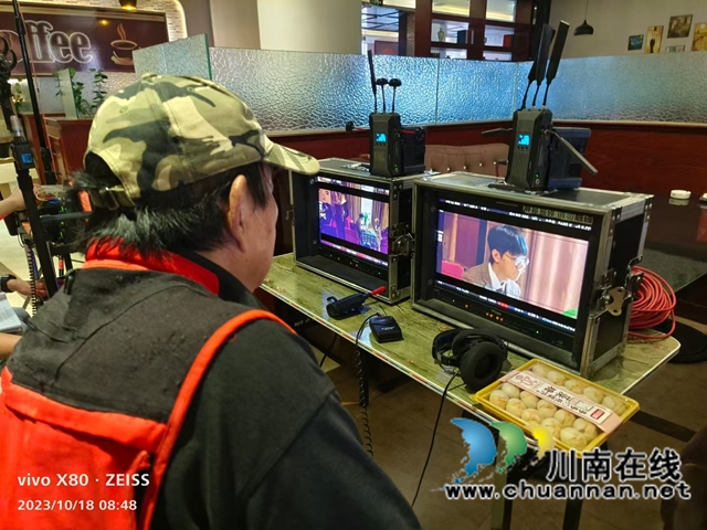 血梅燃赤梦 泸水映初心——评执着的导演张进军(图5) 5.jpg